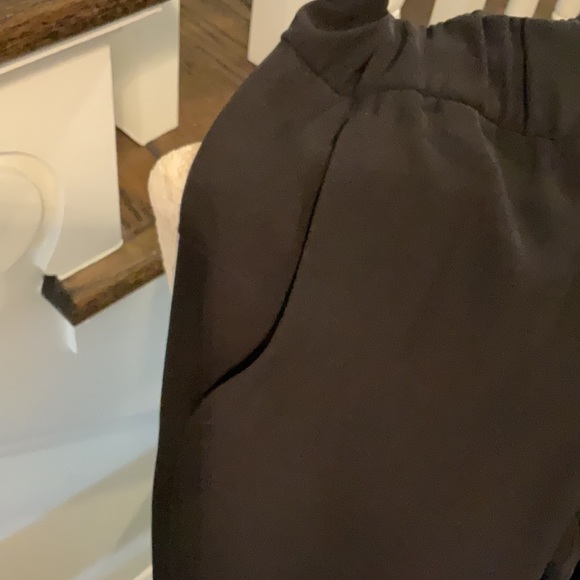 Lululemon Dance Studio Mid-rise Crop size 6 - Picture 4 of 6